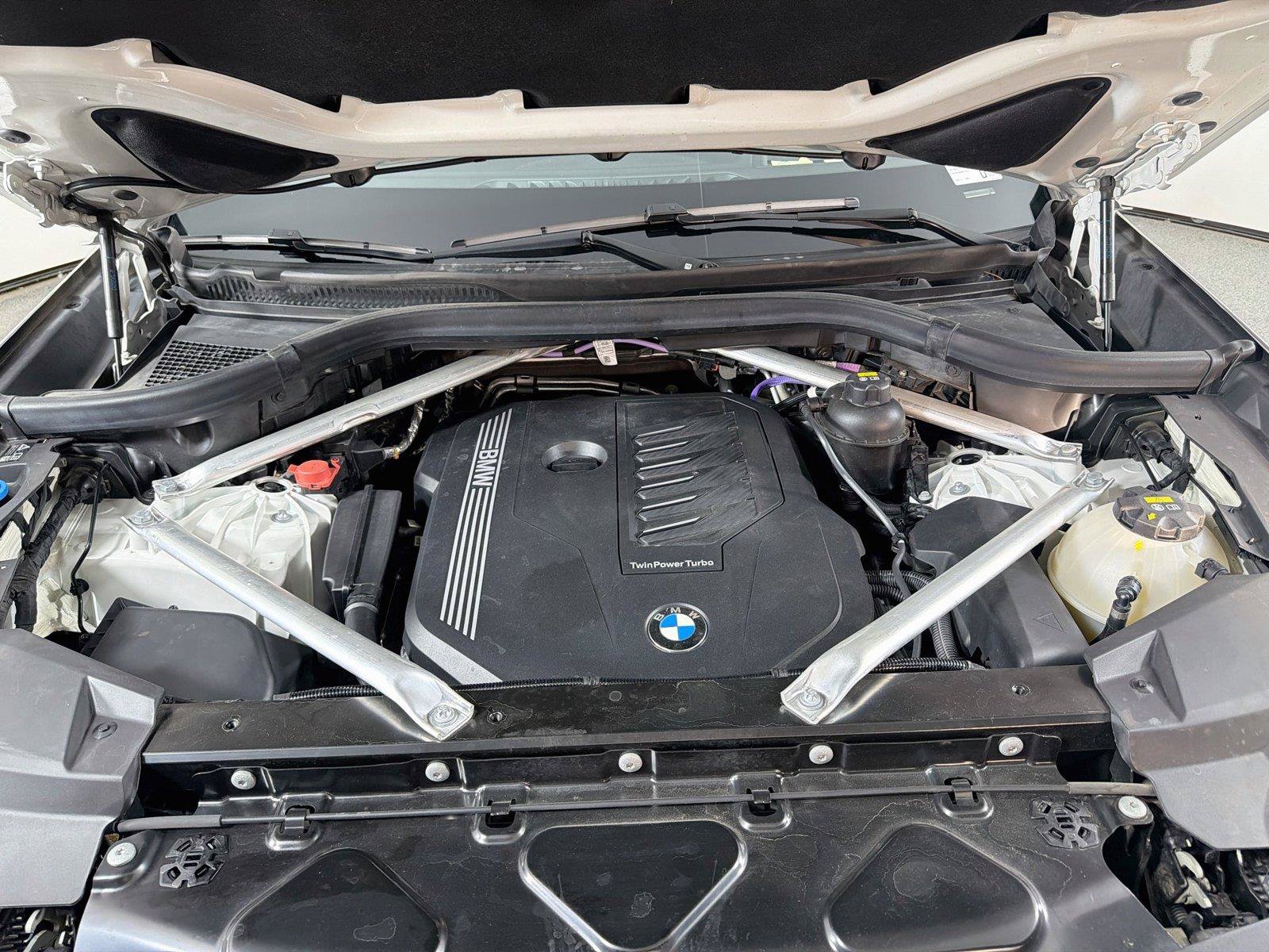 Used 2022 BMW X5 xDrive40i w/ Premium Package AWD/4WD image 31