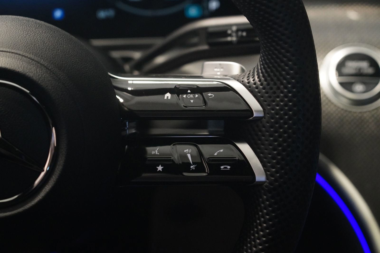 Used 2023 Mercedes-Benz C 300 4MATIC Sedan image 17