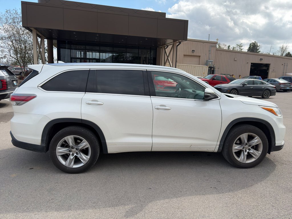 Used 2015 Toyota Highlander Limited image 2