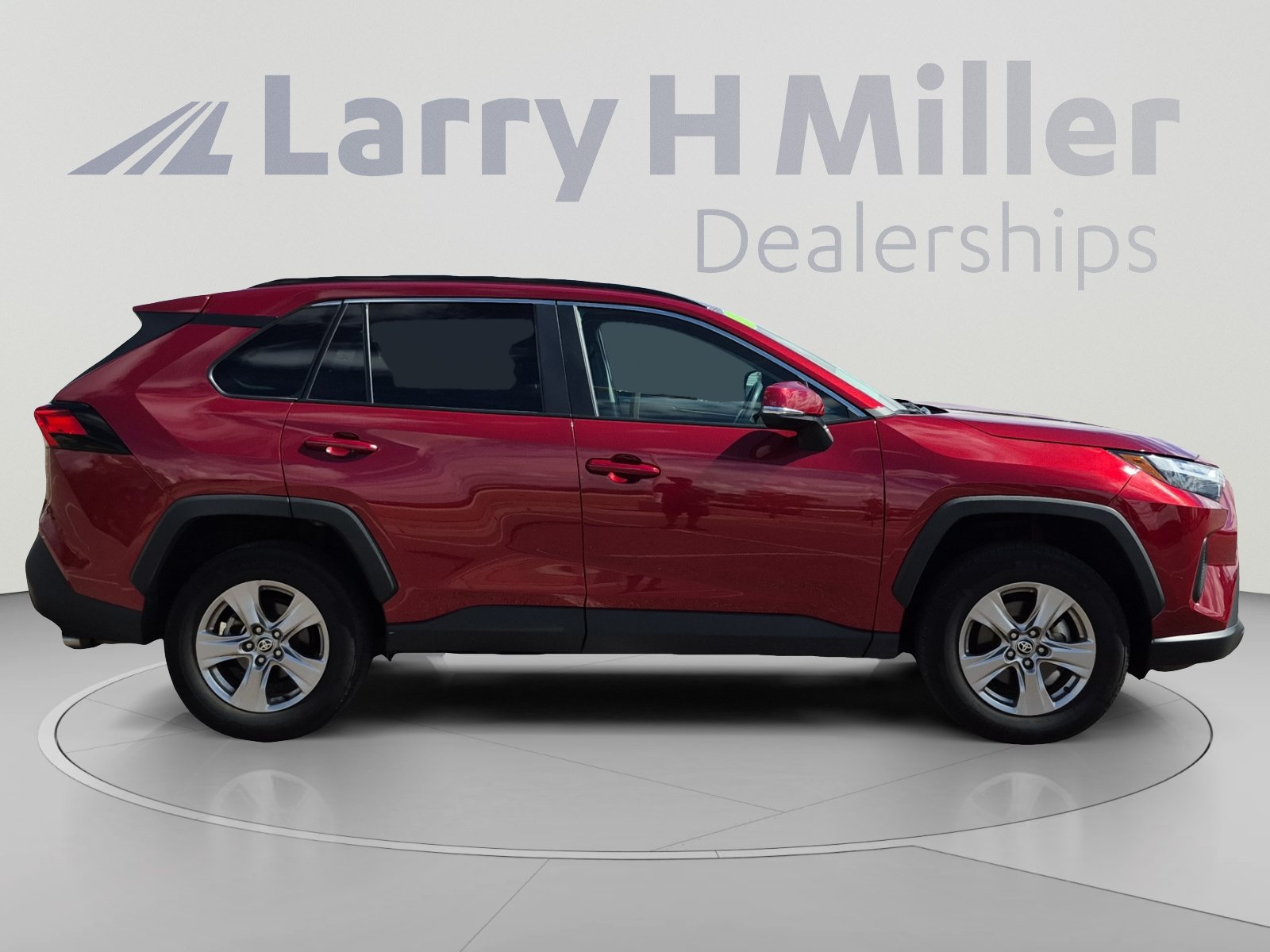 Used 2025 Toyota RAV4 XLE AWD/4WD image 6