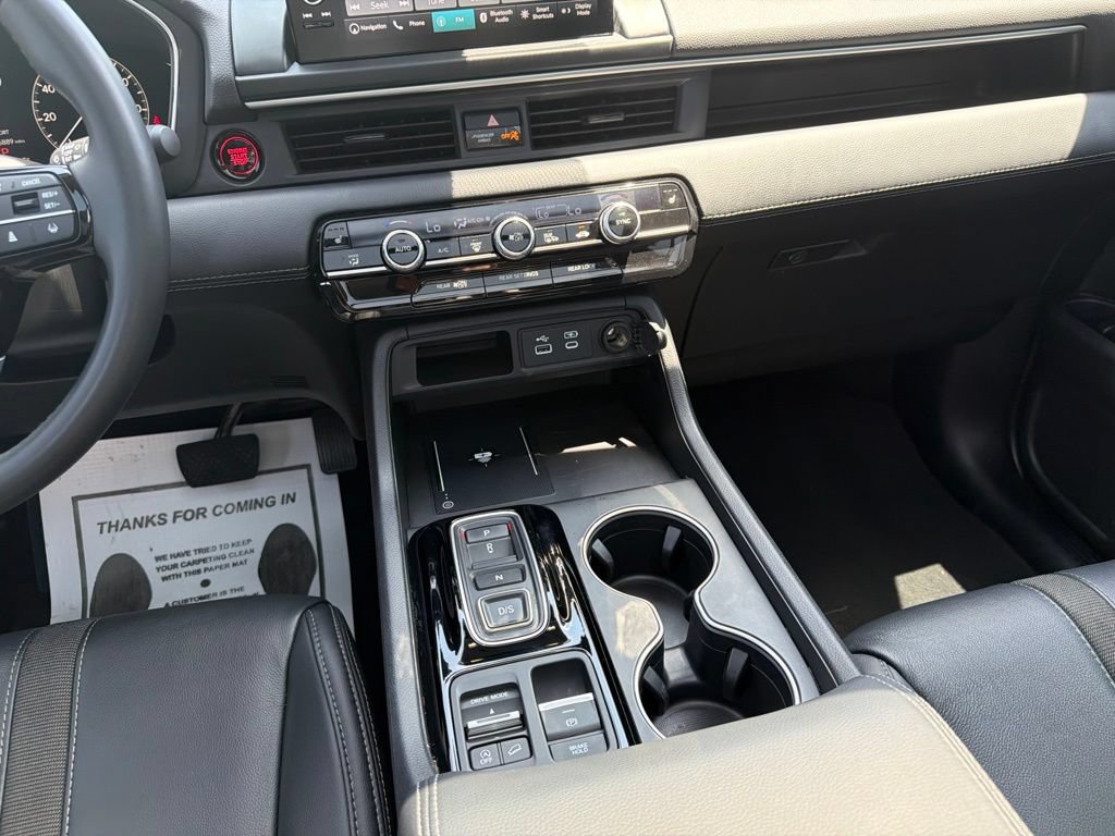 Certified 2025 Honda Pilot Touring image 16
