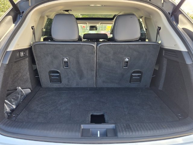 Certified 2026 Acura MDX w/ Technology Package FWD image 15