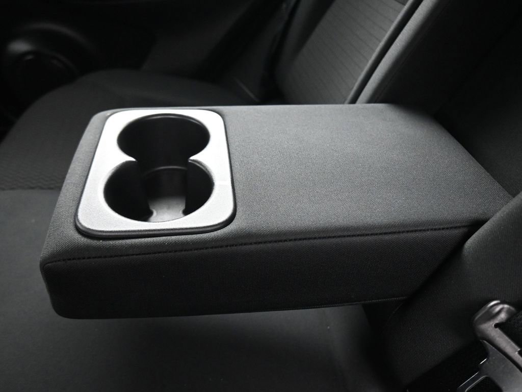 Used 2022 Nissan Rogue Sport S image 30