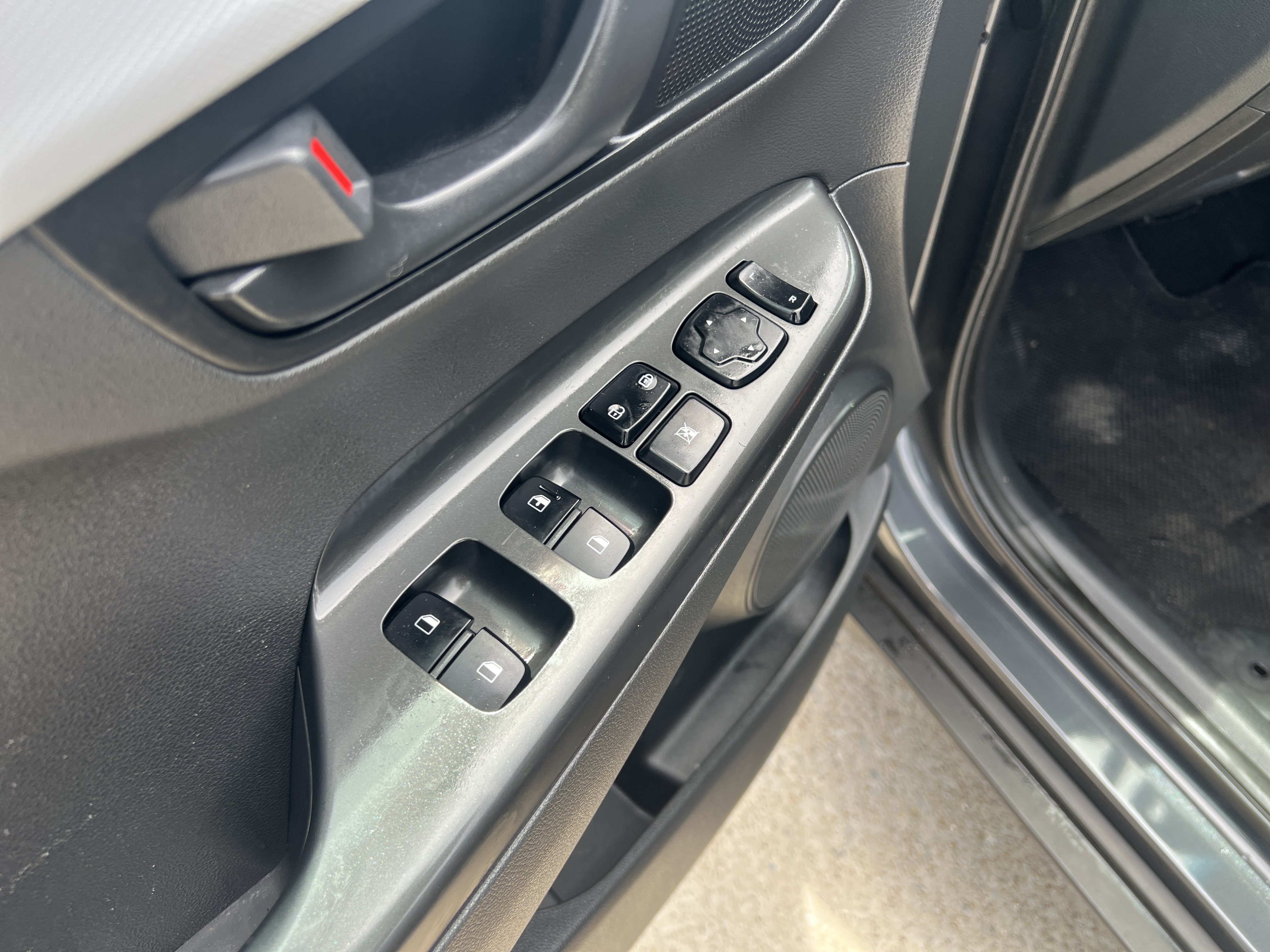 Used 2020 Hyundai Kona SE FWD image 13