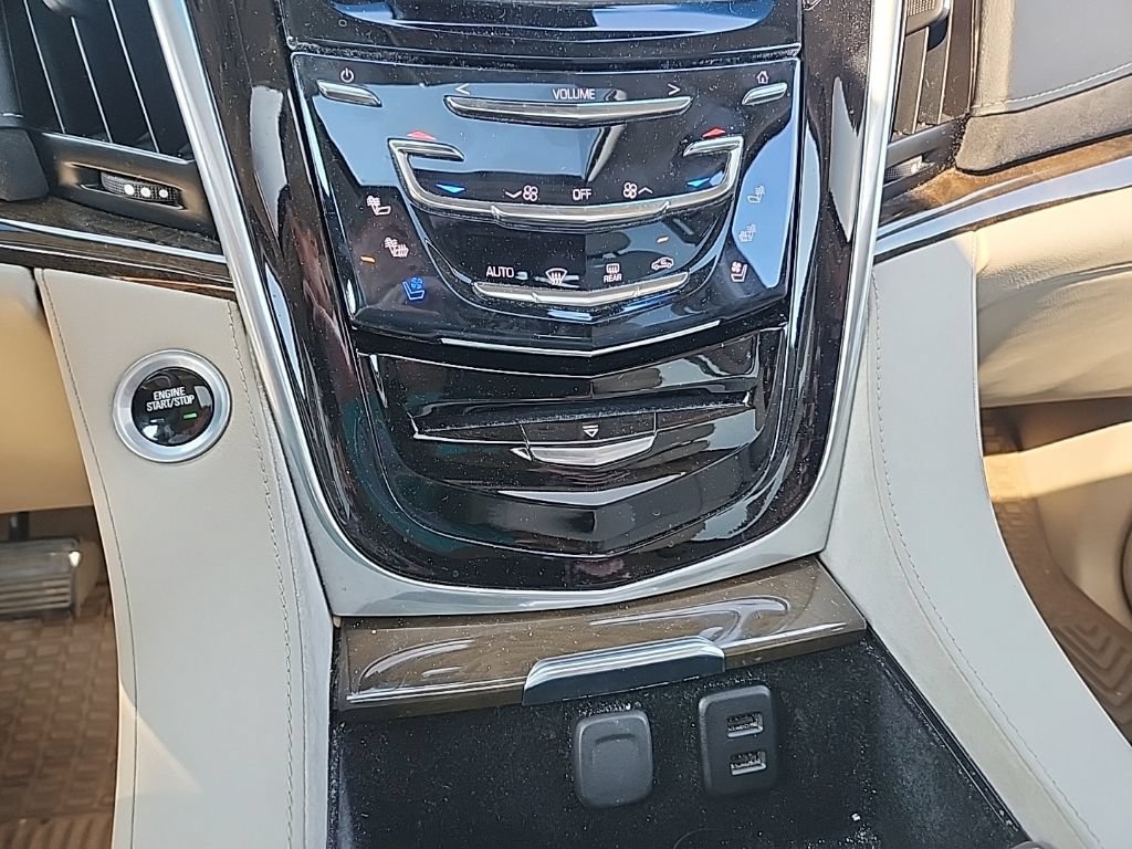 Certified 2018 Cadillac Escalade Premium Luxury AWD/4WD image 26