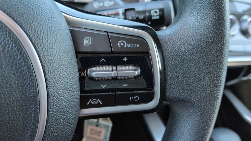 Used 2022 Kia Sorento LX FWD image 19
