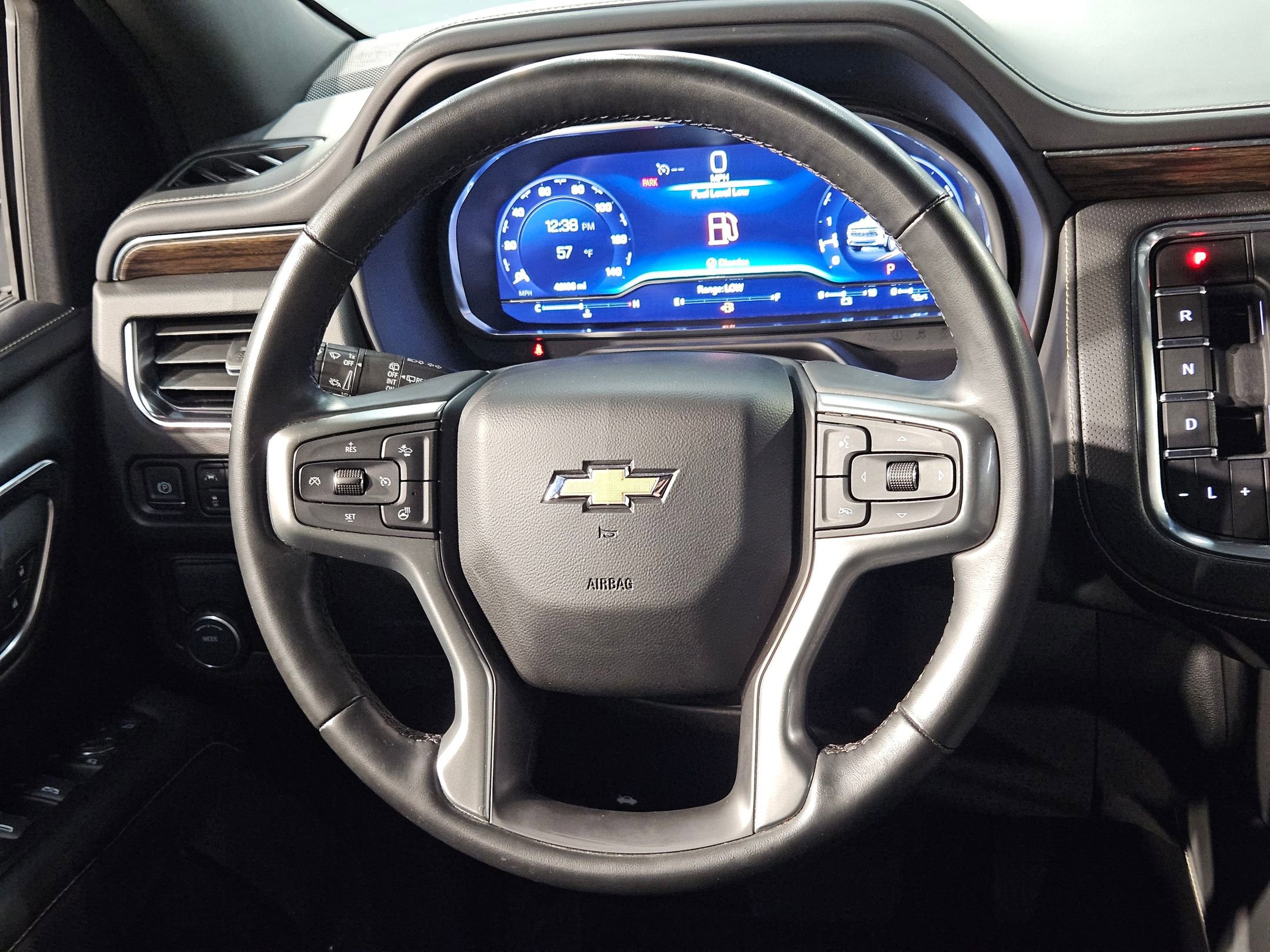 Used 2024 Chevrolet Suburban Premier image 27