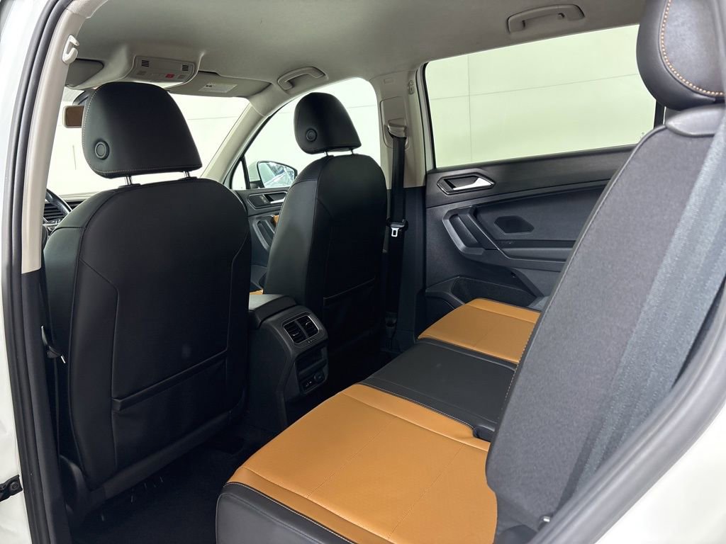 Used 2018 Volkswagen Tiguan SE image 17