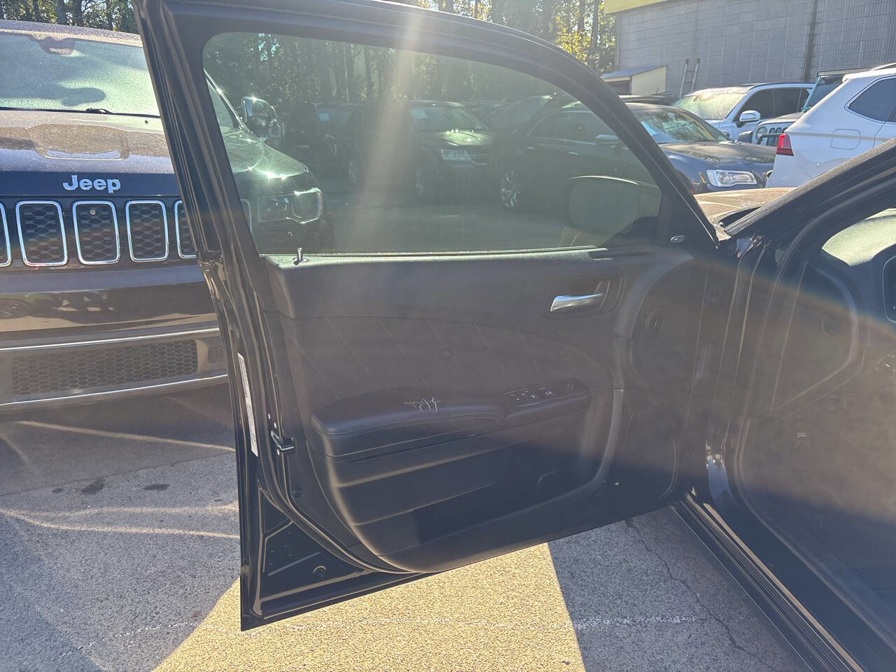 Used 2022 Dodge Charger SXT w/ Blacktop Package image 8