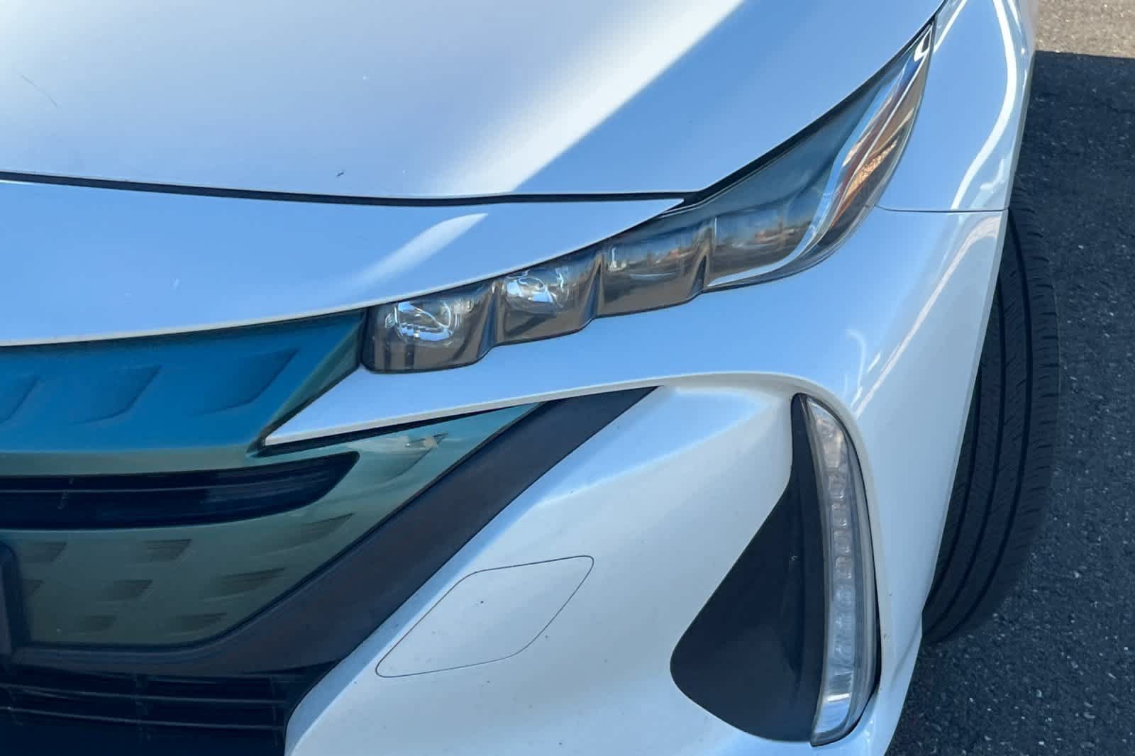 Used 2018 Toyota Prius Prime Plus w/ Carpet Mat Package FWD image 12