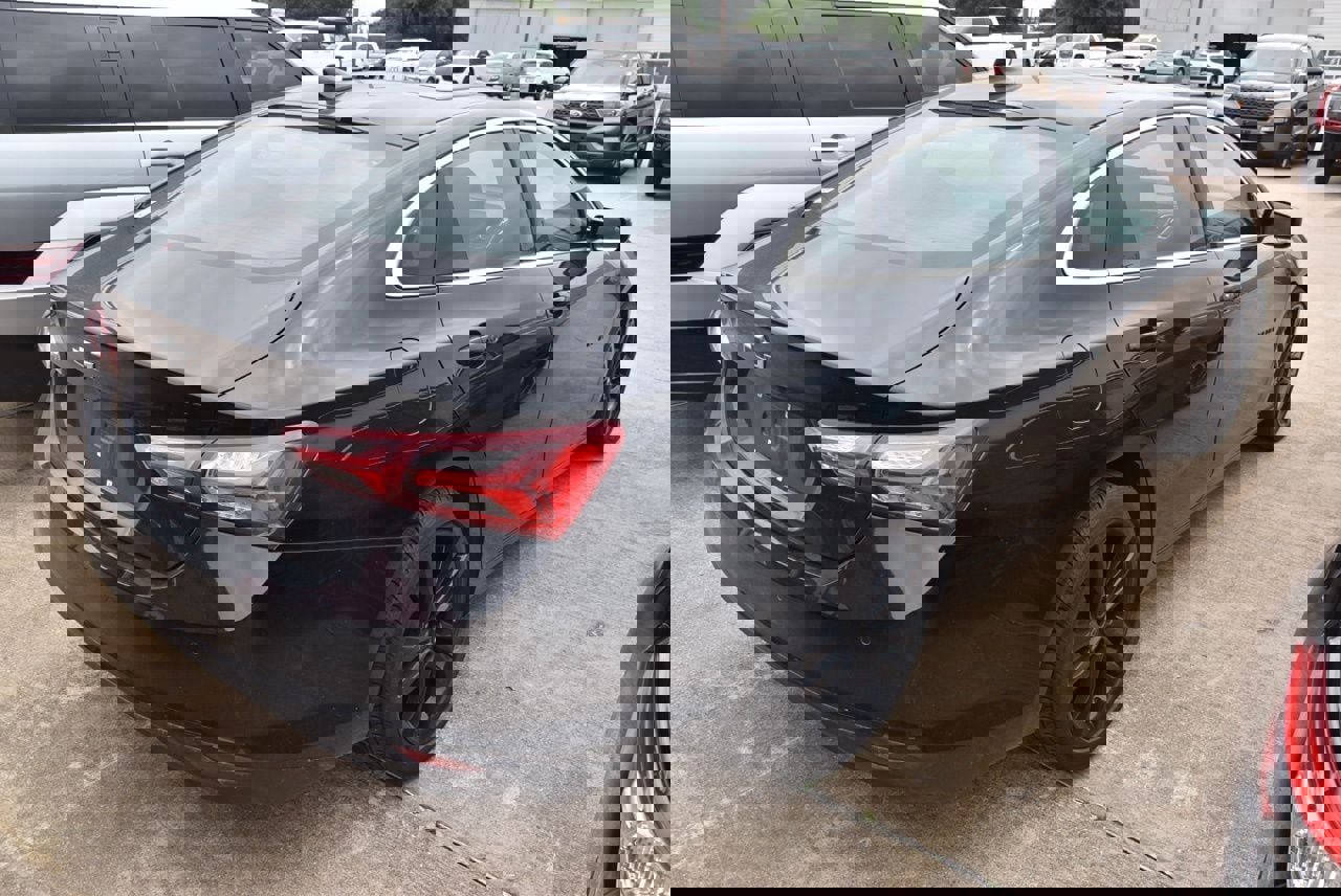 Used 2025 Chevrolet Malibu LT w/ Midnight Edition image 5