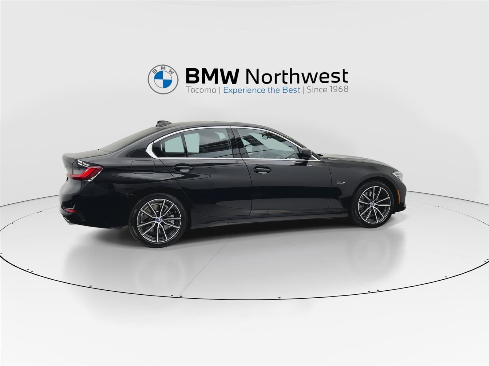 Used 2022 BMW 330e image 4