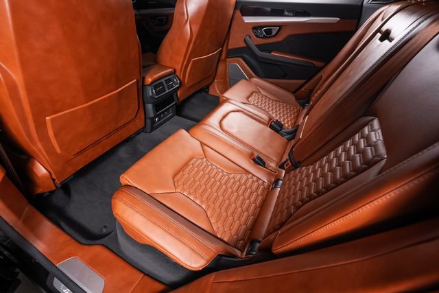 Used 2022 Lamborghini Urus AWD/4WD image 26