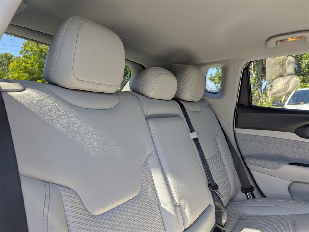 Used 2022 Jeep Compass Latitude image 14