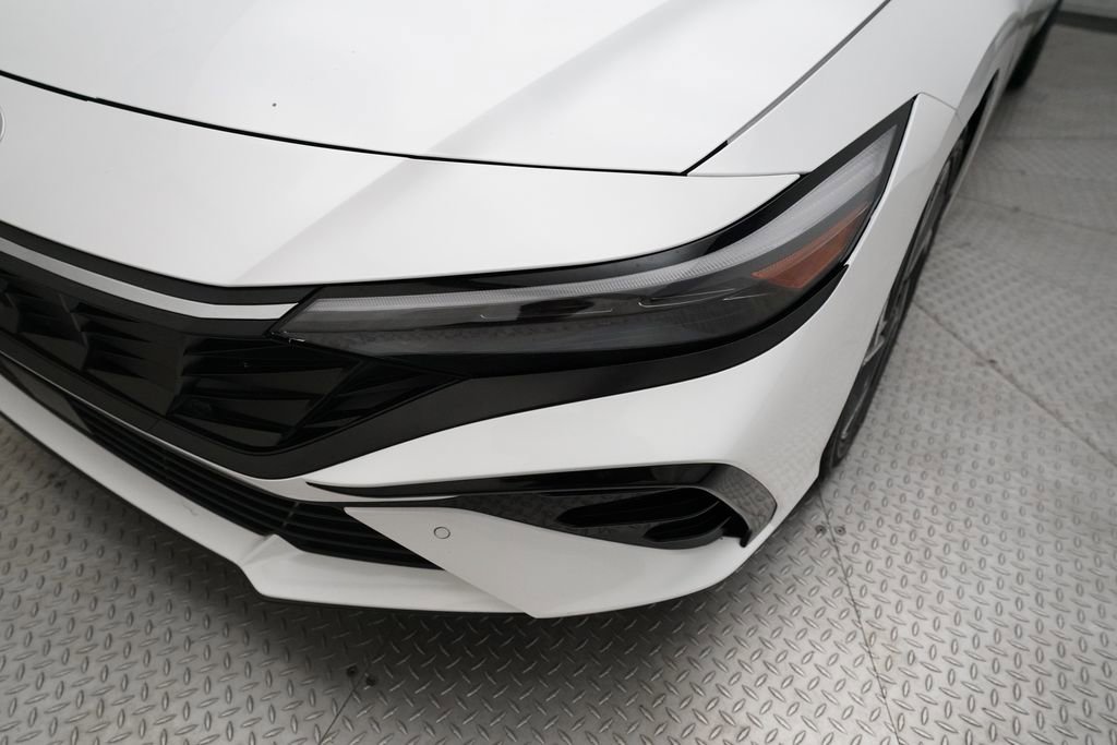 Used 2024 Hyundai Elantra Limited FWD image 22