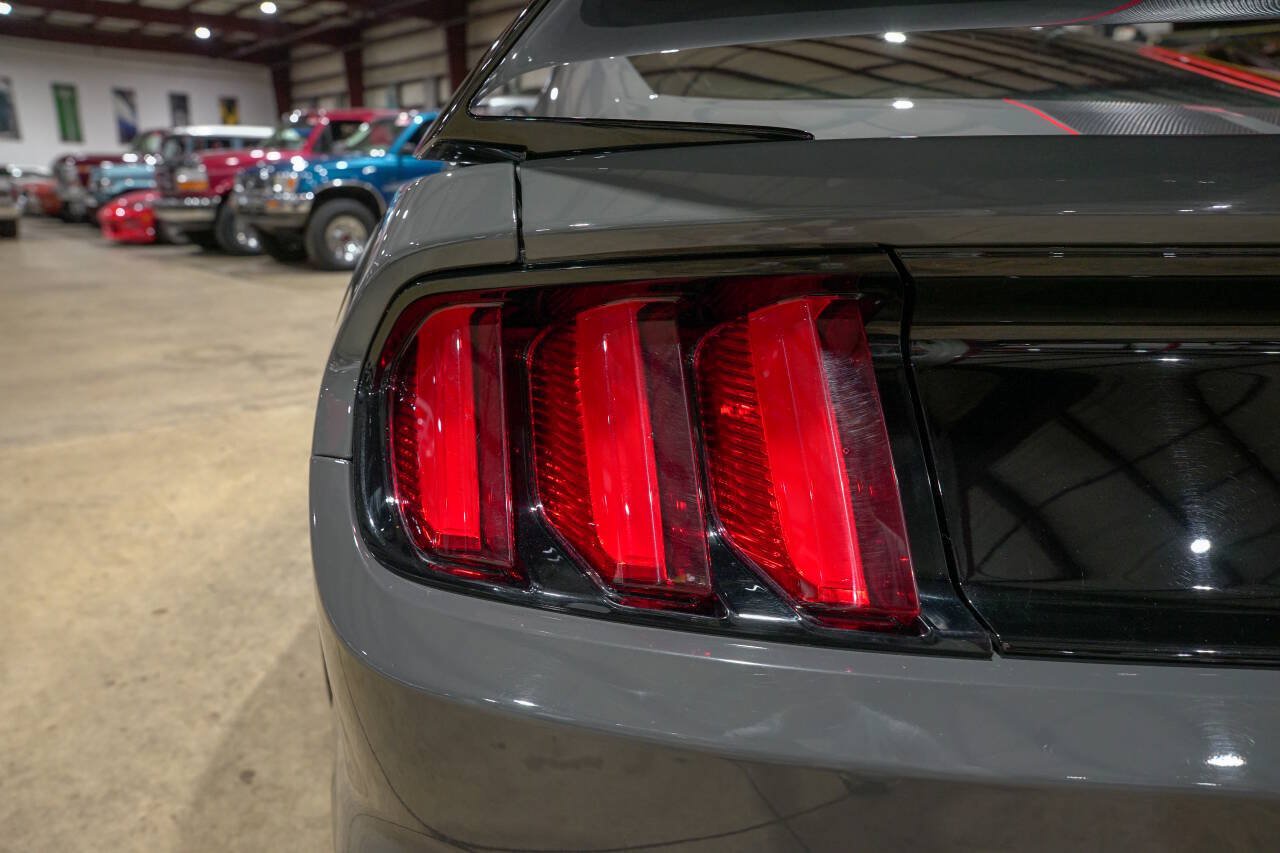 Used 2018 Ford Mustang Shelby GT350R w/ GT350R Equipment Group 920A RWD image 34