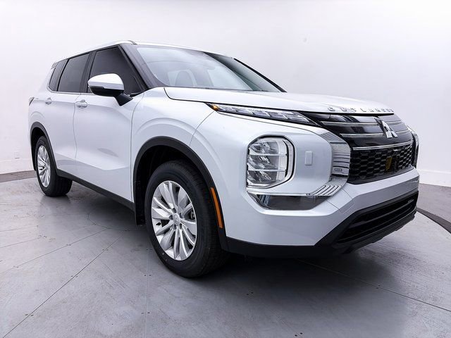 New 2025 Mitsubishi Outlander ES image 1