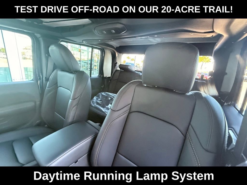 New 2026 Jeep Gladiator Sahara image 23