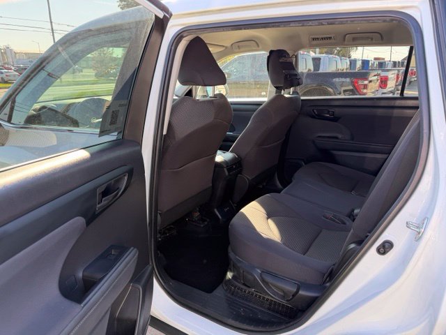 Used 2022 Toyota Highlander LE AWD/4WD image 13