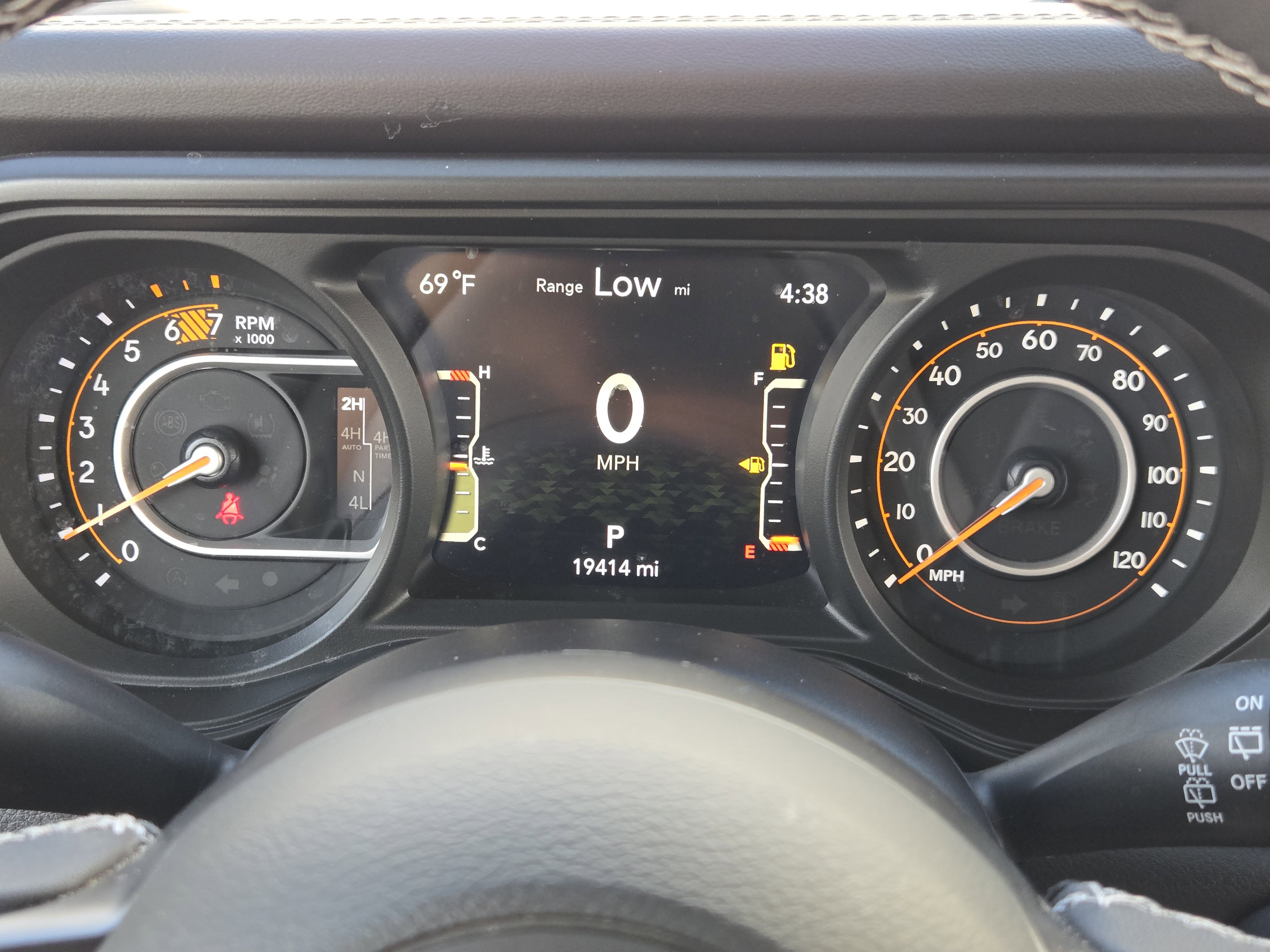 Used 2025 Jeep Wrangler Unlimited Rubicon AWD/4WD image 18