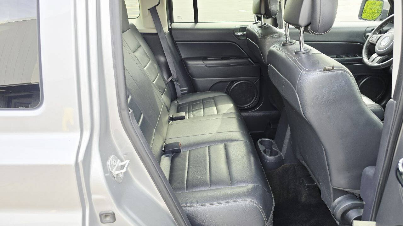 Used 2015 Jeep Patriot High Altitude FWD image 13