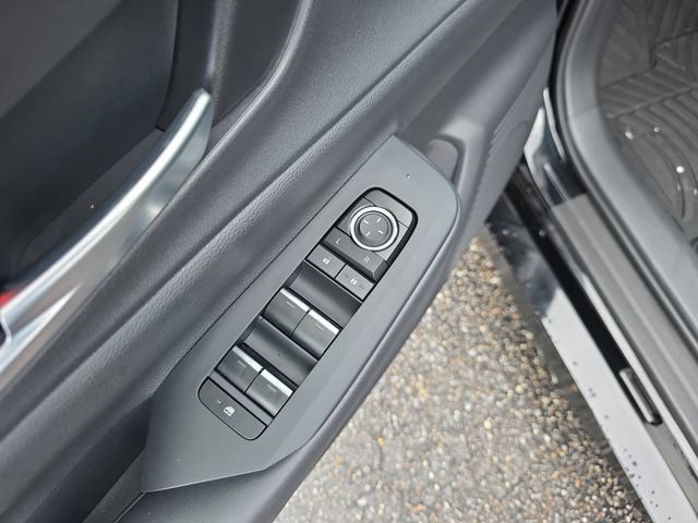 Used 2025 Toyota Prius FWD image 17