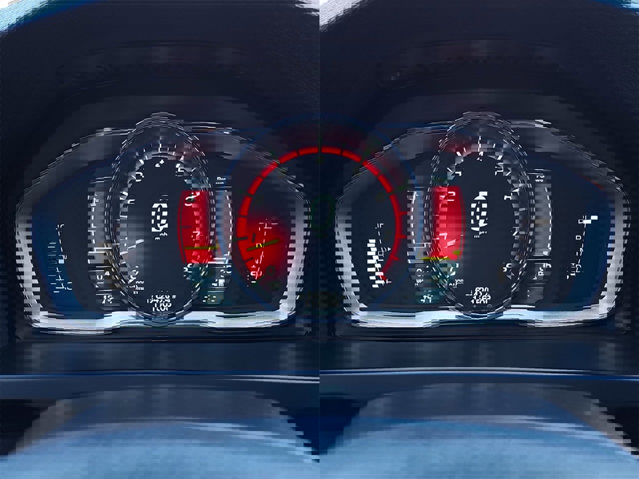 Used 2015 Volvo V60 T5 Platinum image 19