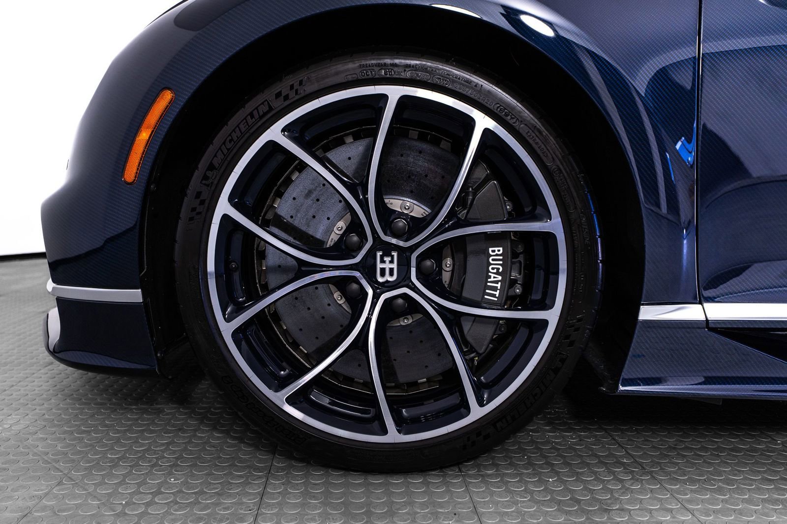 Used 2018 Bugatti Chiron image 27