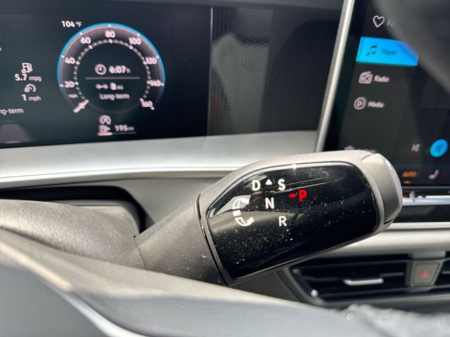 New 2026 Volkswagen Tiguan SE R-Line FWD image 15
