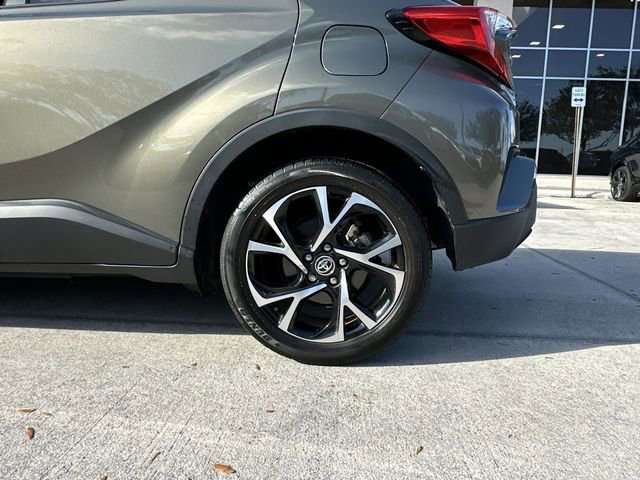 Used 2021 Toyota C-HR XLE image 18