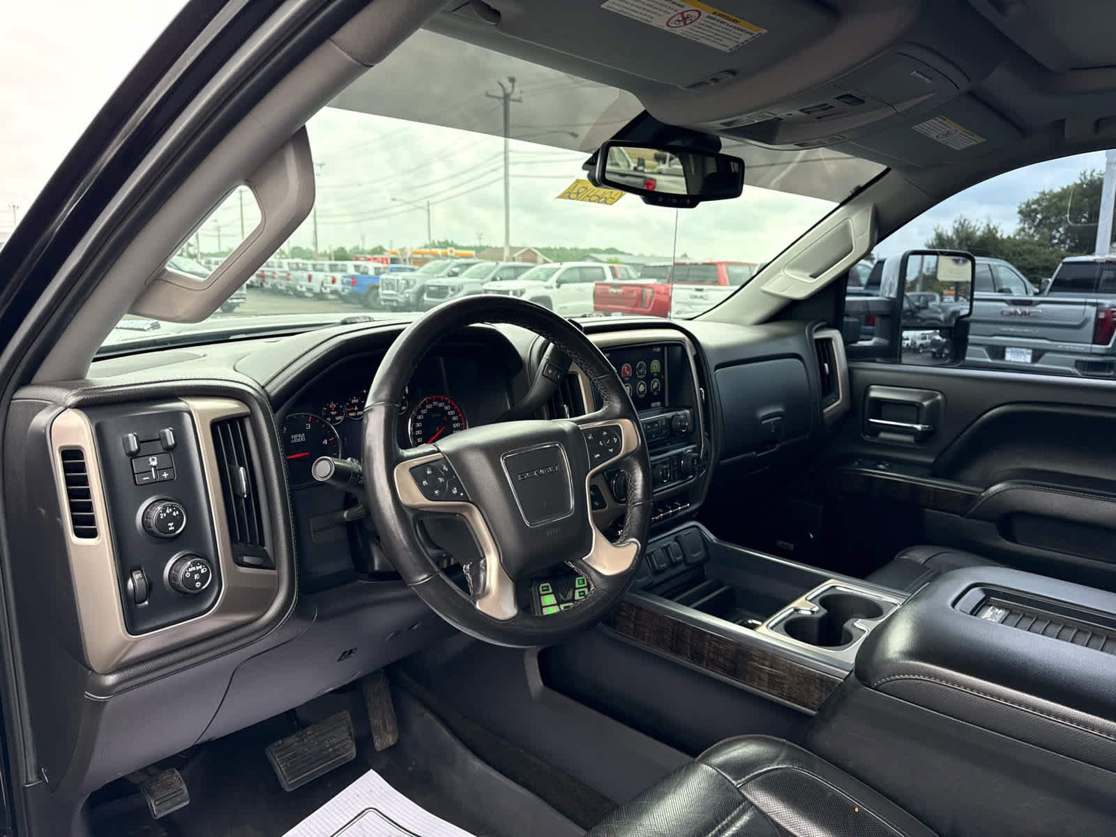 Used 2016 GMC Sierra 2500 Denali w/ Duramax Plus Package AWD/4WD image 13