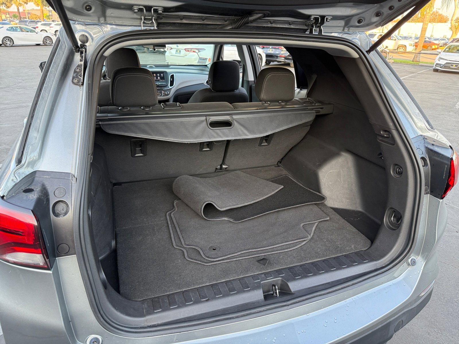 Used 2023 Chevrolet Equinox LS image 21