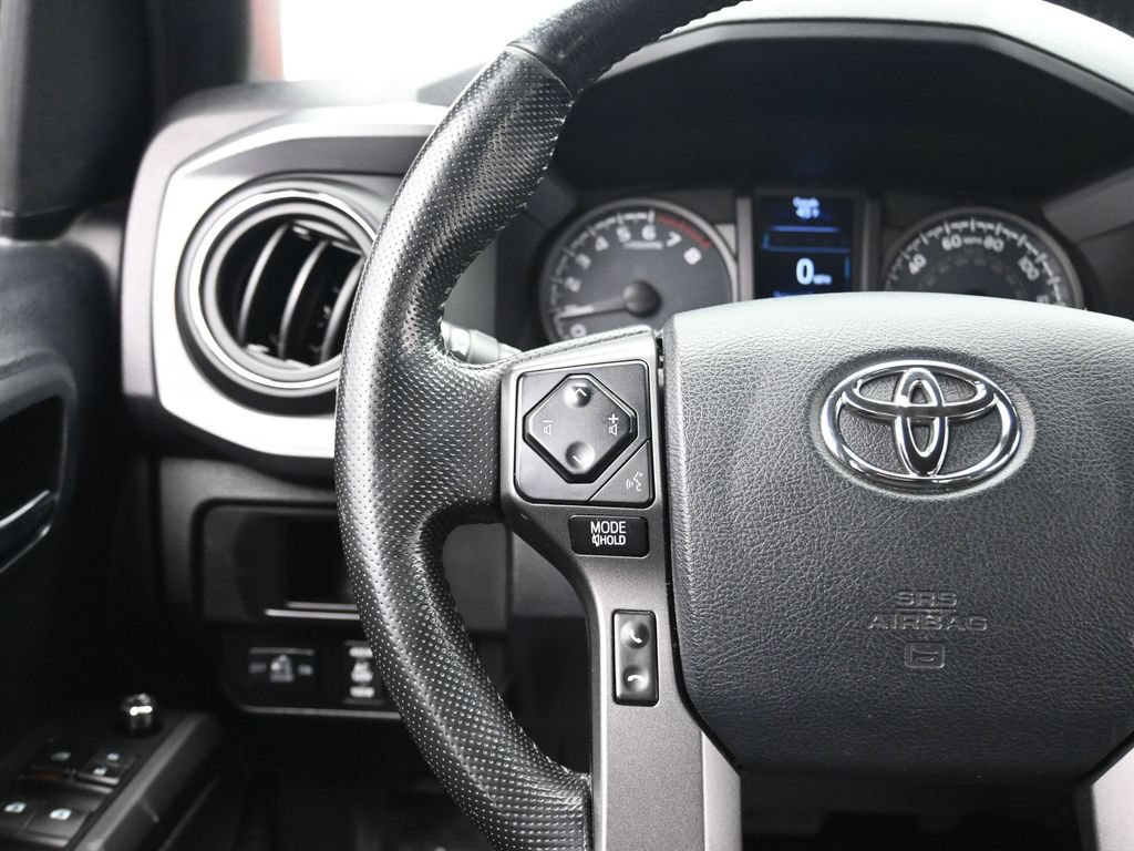 Used 2016 Toyota Tacoma TRD Sport w/ Towing Package AWD/4WD image 30
