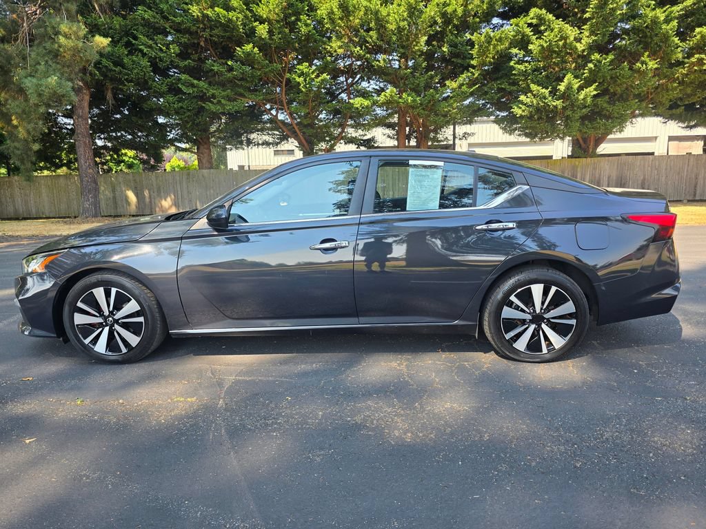 Used 2022 Nissan Altima 2.5 SV FWD image 3