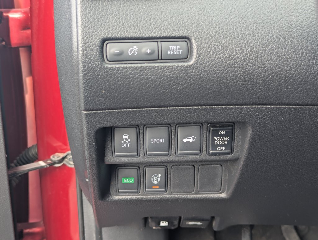 Used 2016 Nissan Rogue SV w/ SV Premium Package FWD image 24