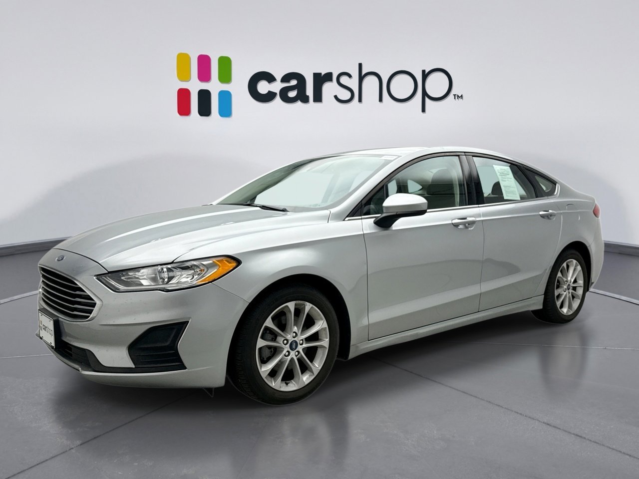 Used 2020 Ford Fusion SE image 1