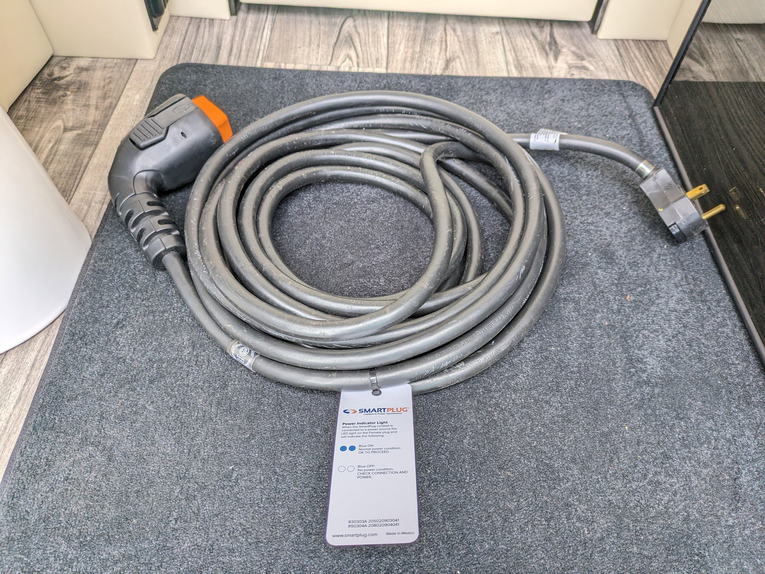 Used 2025 Mercedes-Benz Sprinter 144 Cargo image 16