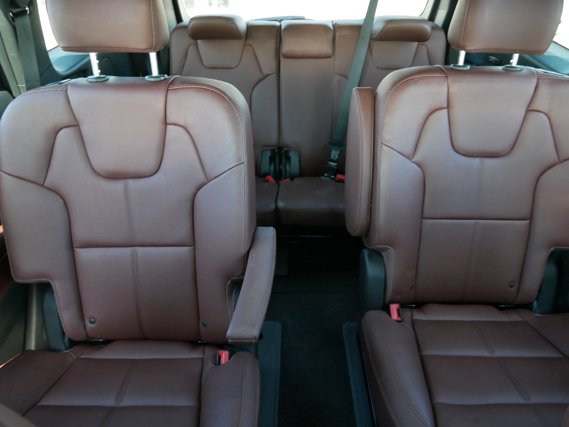 Used 2023 Kia Telluride EX w/ EX Captain's Chair Package image 13