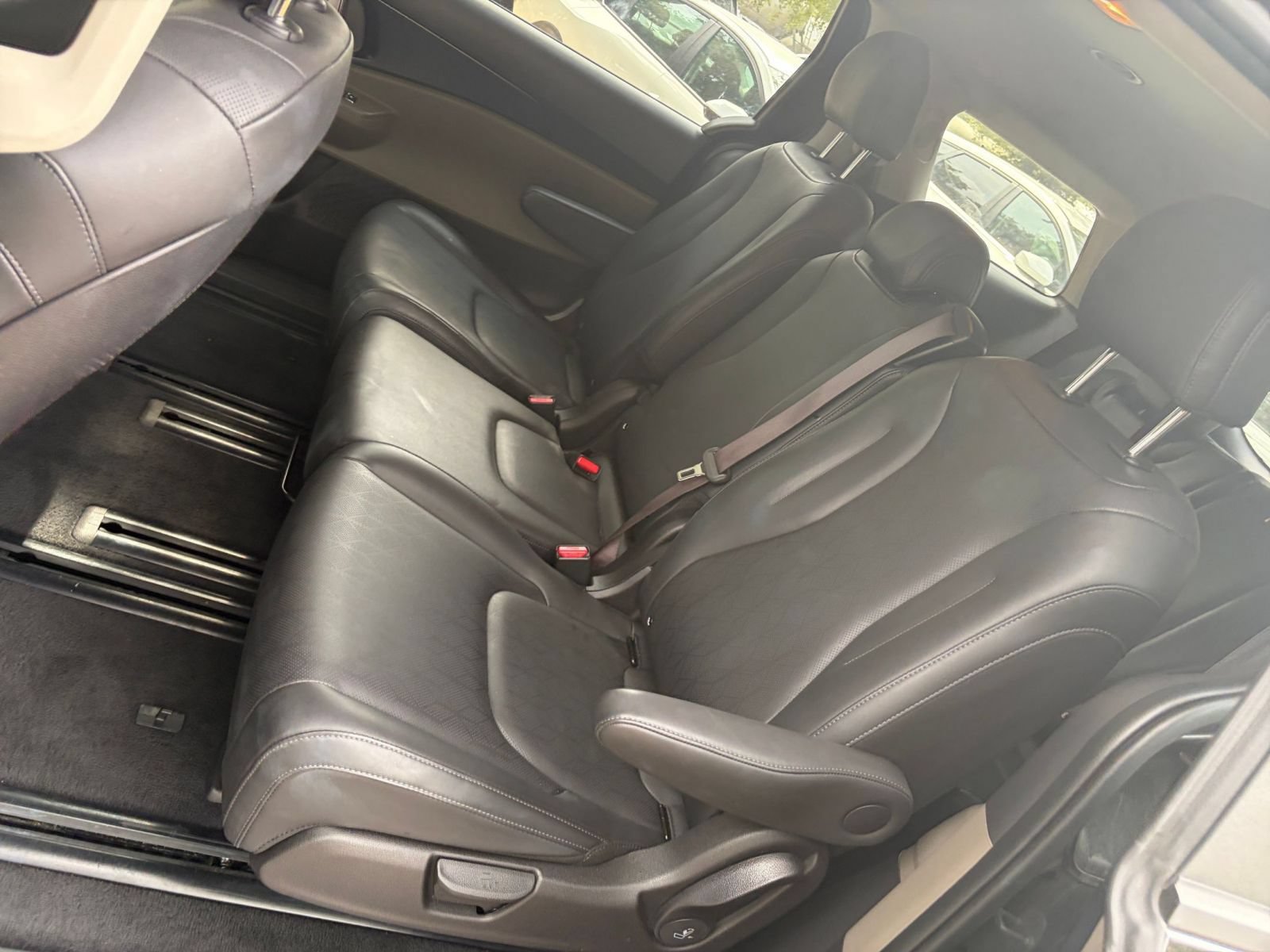 Used 2026 Kia Carnival FWD image 27