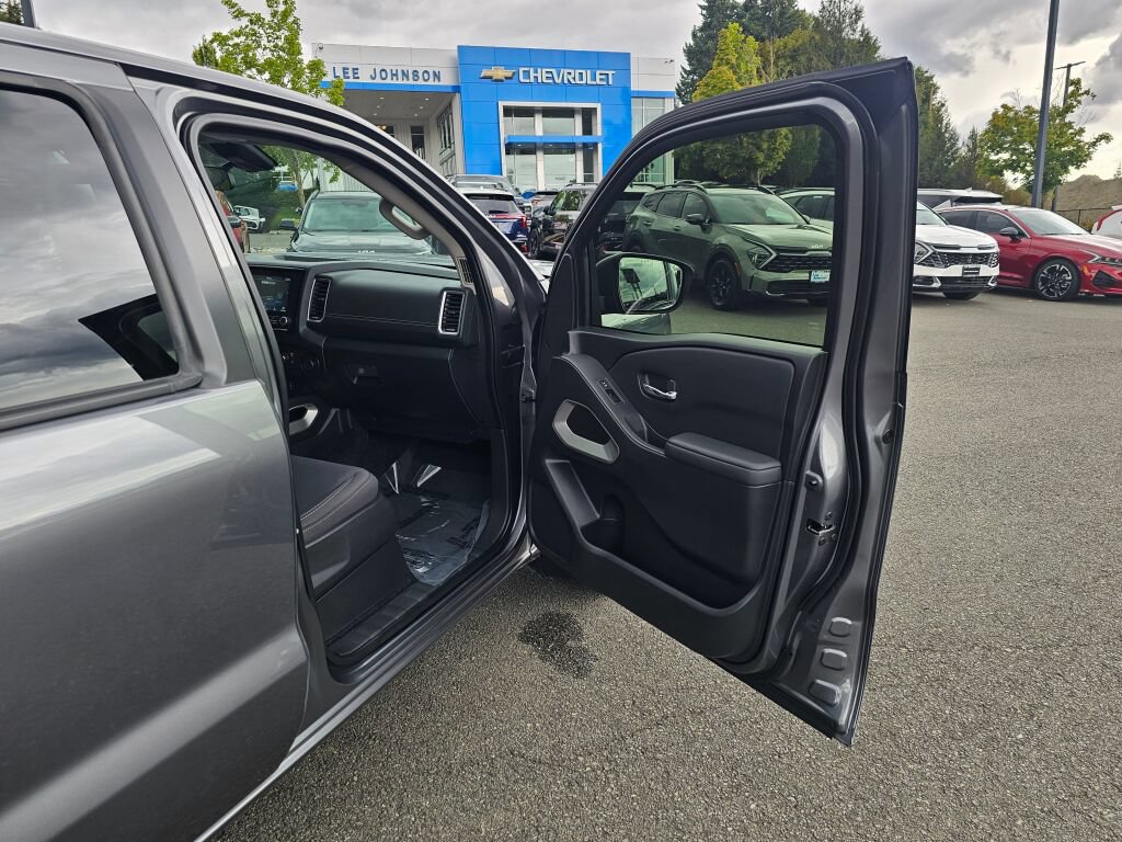 Used 2022 Nissan Frontier SV AWD/4WD image 27