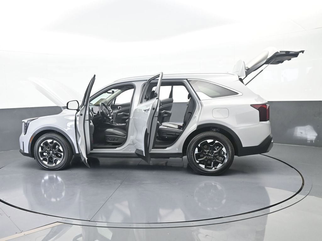 Used 2025 Kia Sorento S w/ Panoramic Sunroof Package image 37