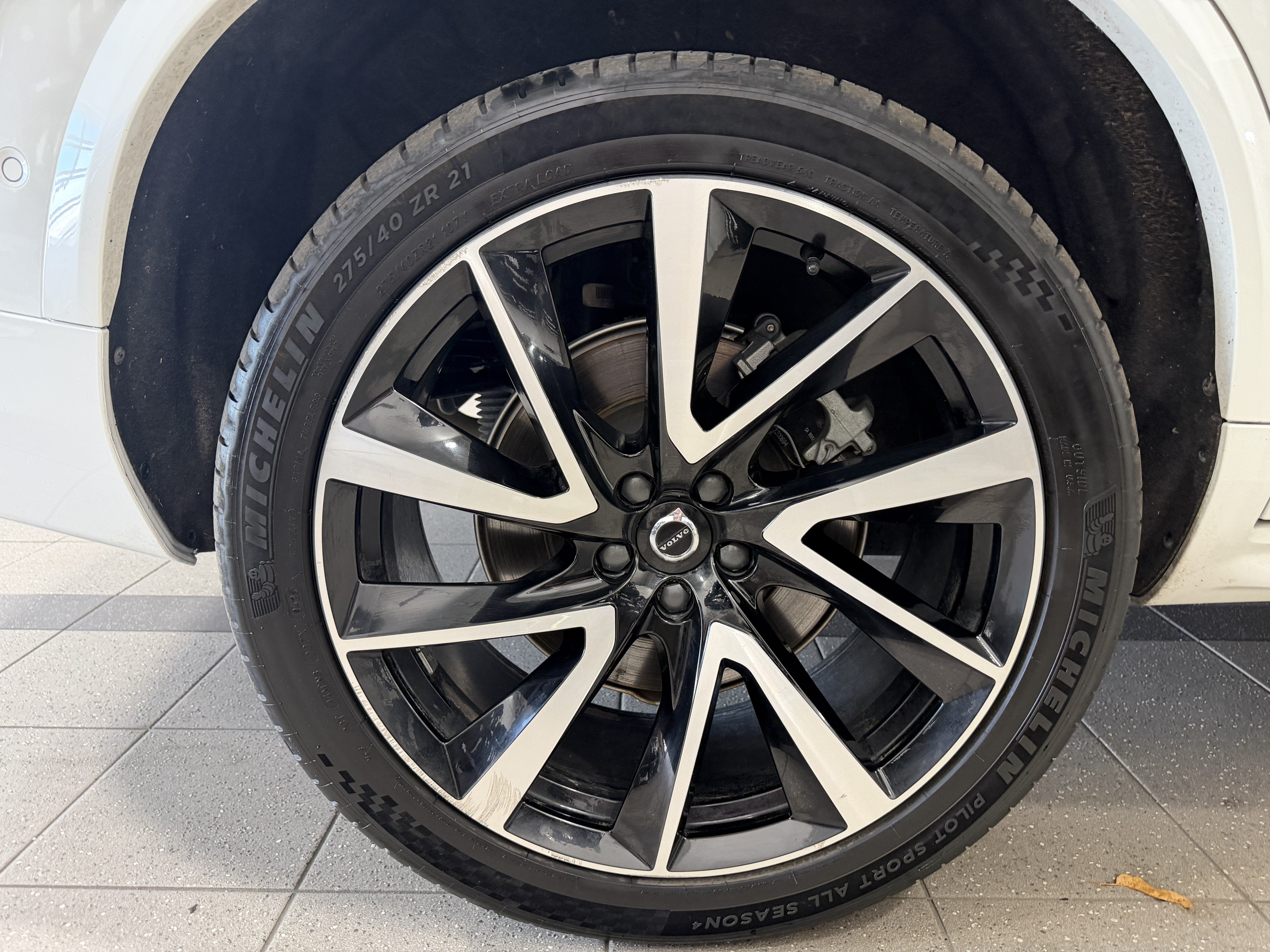 Used 2023 Volvo XC90 T8 Ultimate w/ Lounge Package AWD/4WD image 9