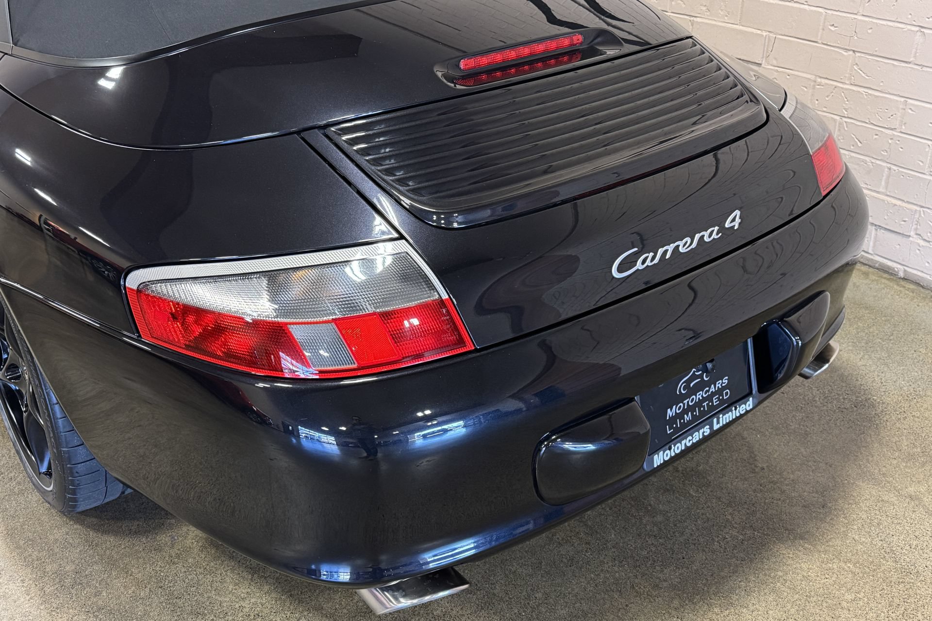 Used 2003 Porsche 911 Carrera 4 AWD/4WD image 25