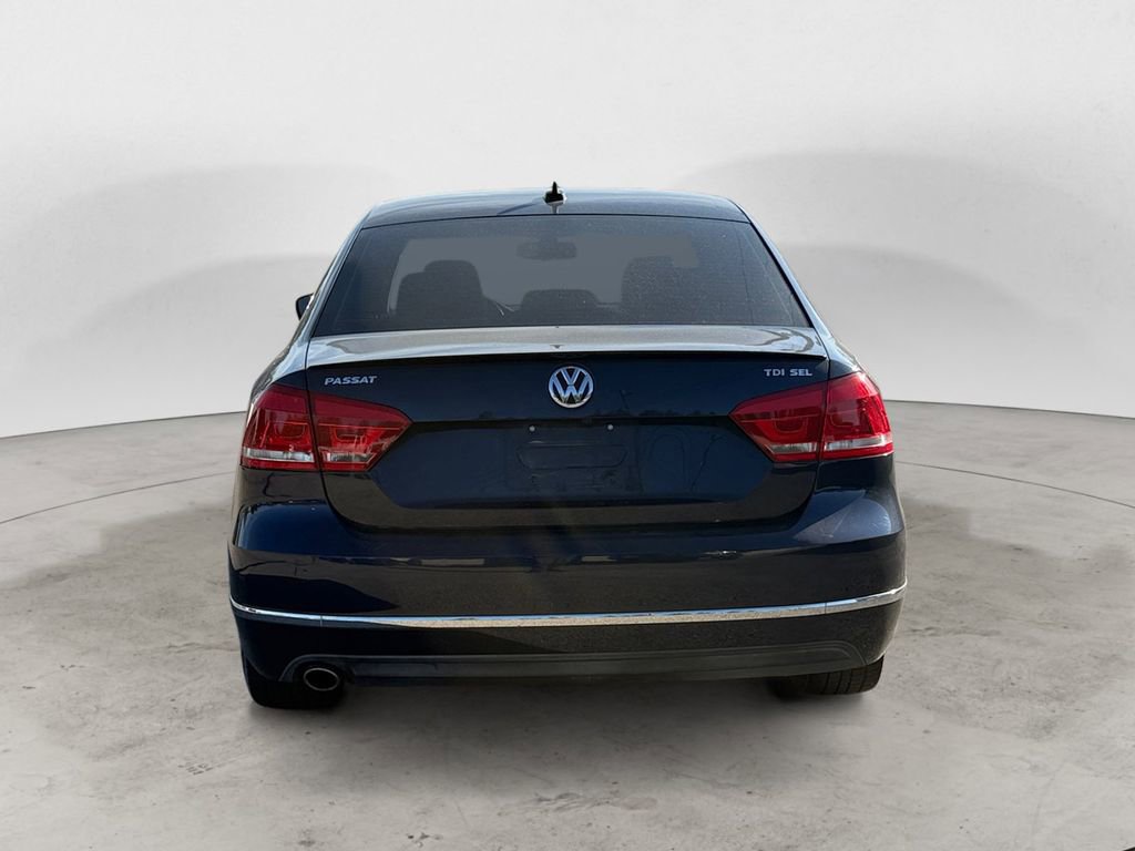 Used 2015 Volkswagen Passat TDI SEL Premium FWD image 4