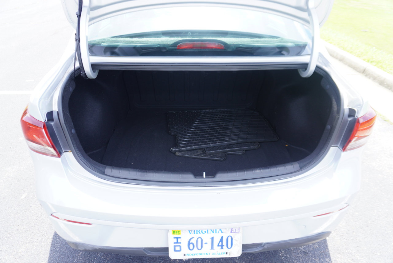 Used 2023 Kia Rio LX image 32