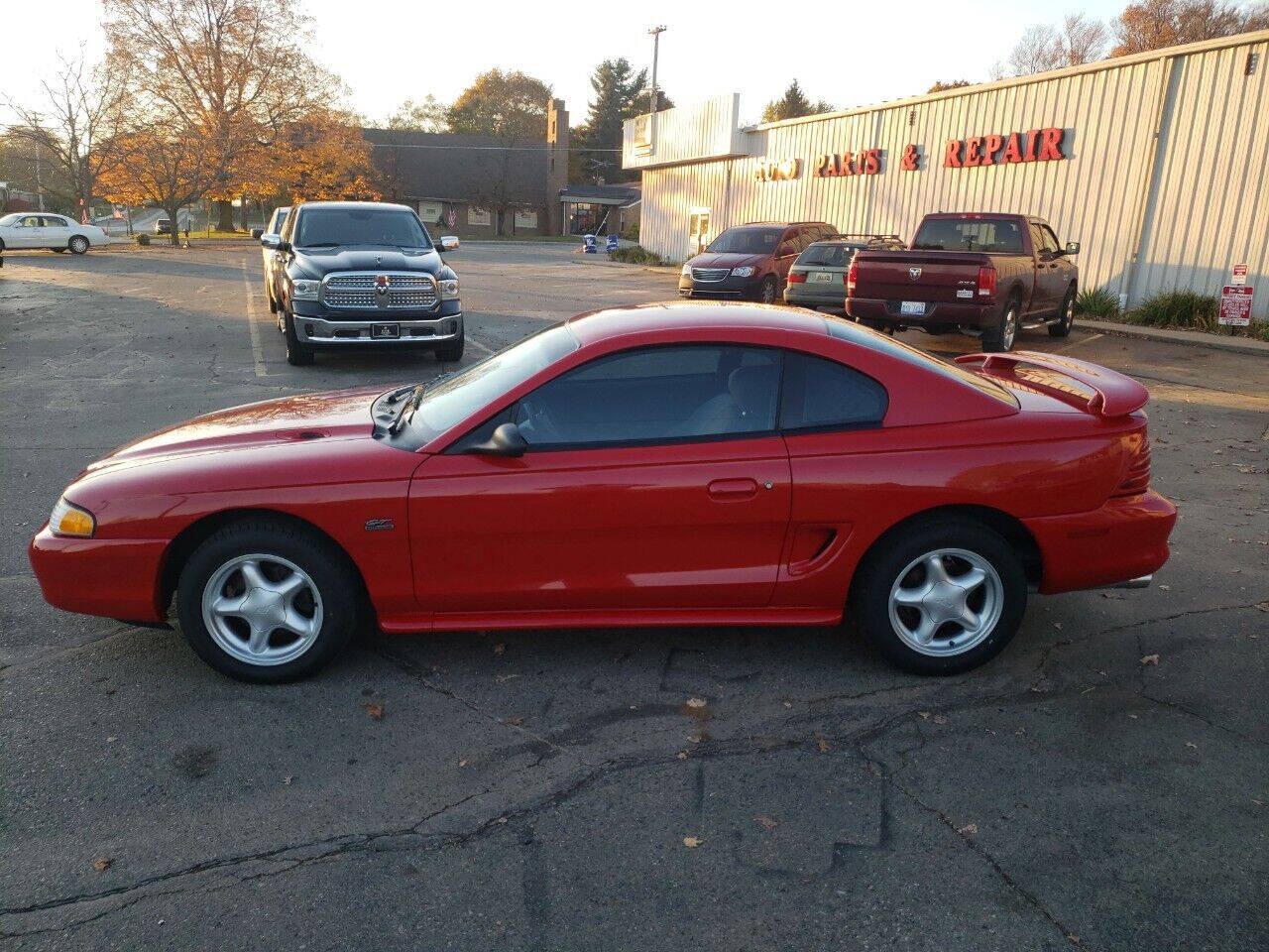 Used 1994 Ford Mustang GT RWD image 5