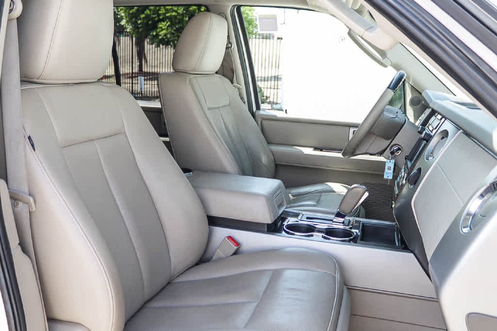 Used 2014 Ford Expedition Limited w/ Equipment Group 301A RWD image 16