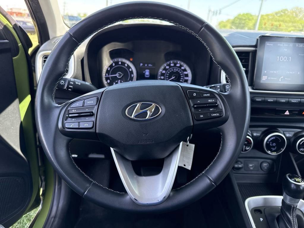 Used 2021 Hyundai Venue SEL FWD image 23