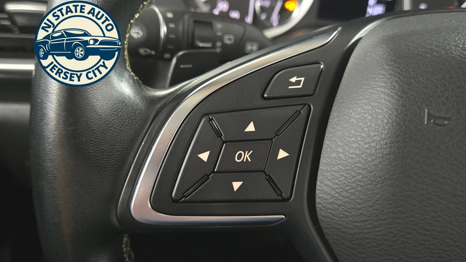 Used 2018 INFINITI QX30 AWD image 12