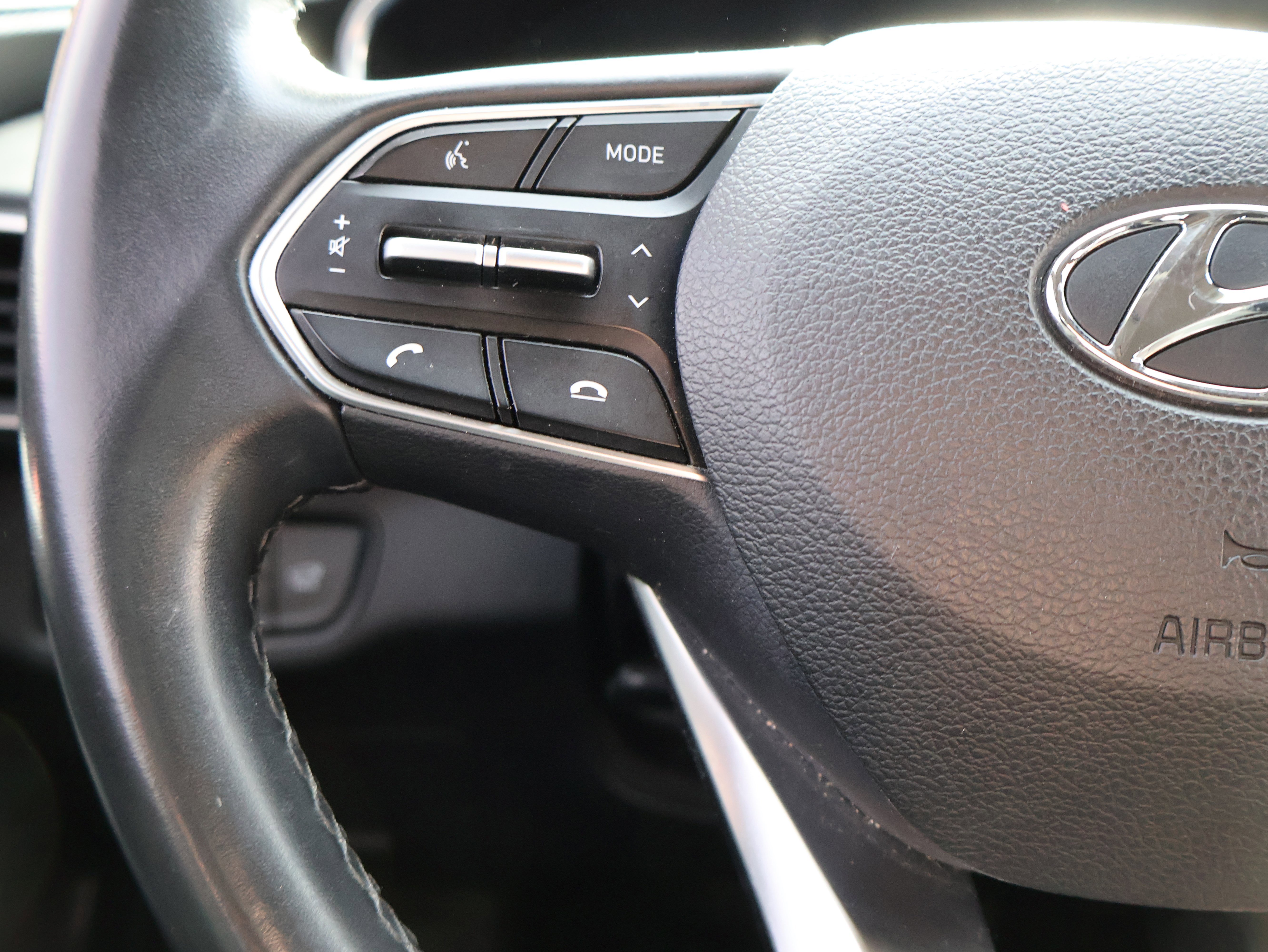 Used 2019 Hyundai Santa Fe Limited image 35